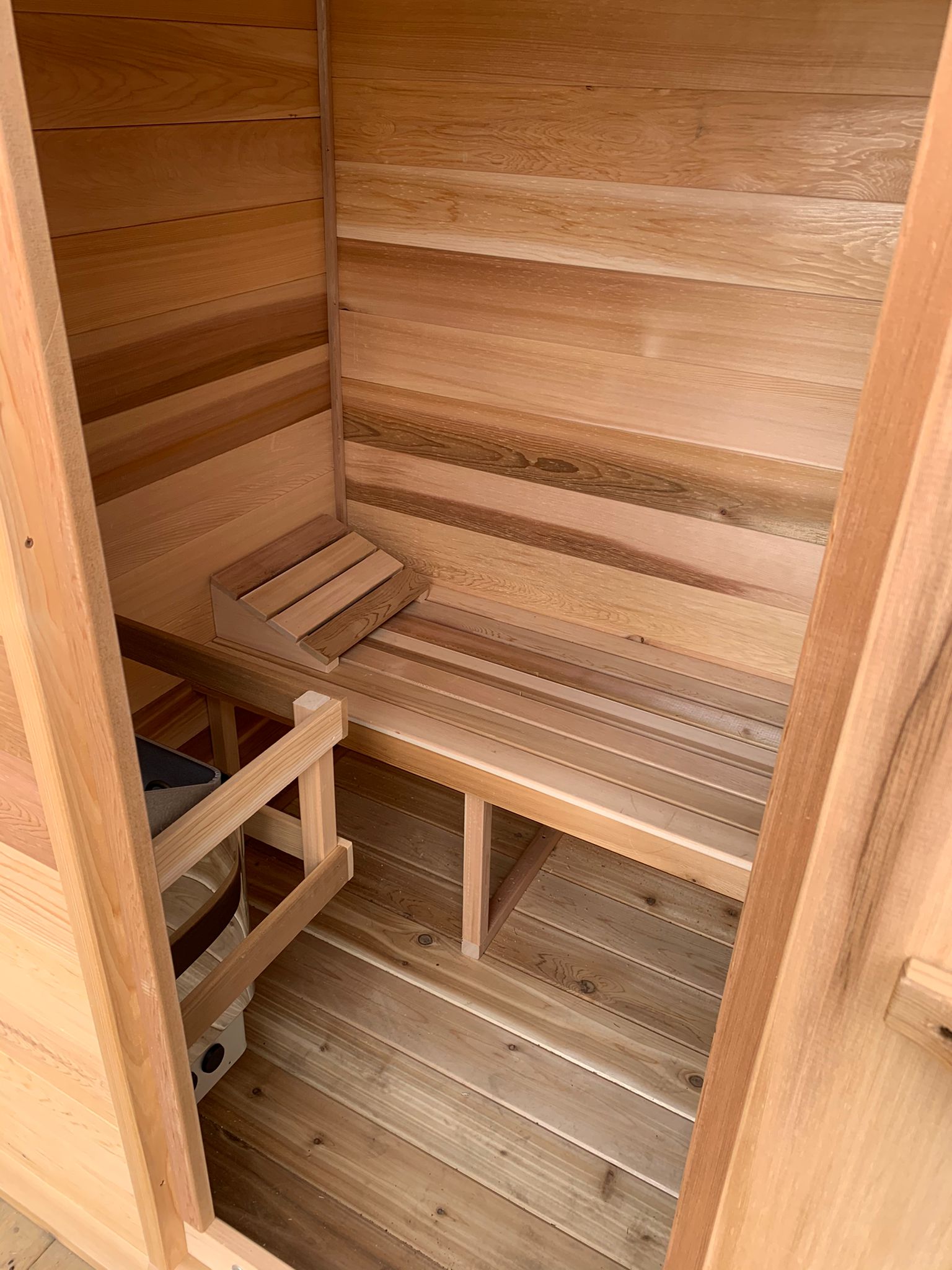 red cedar cabin sauna bench