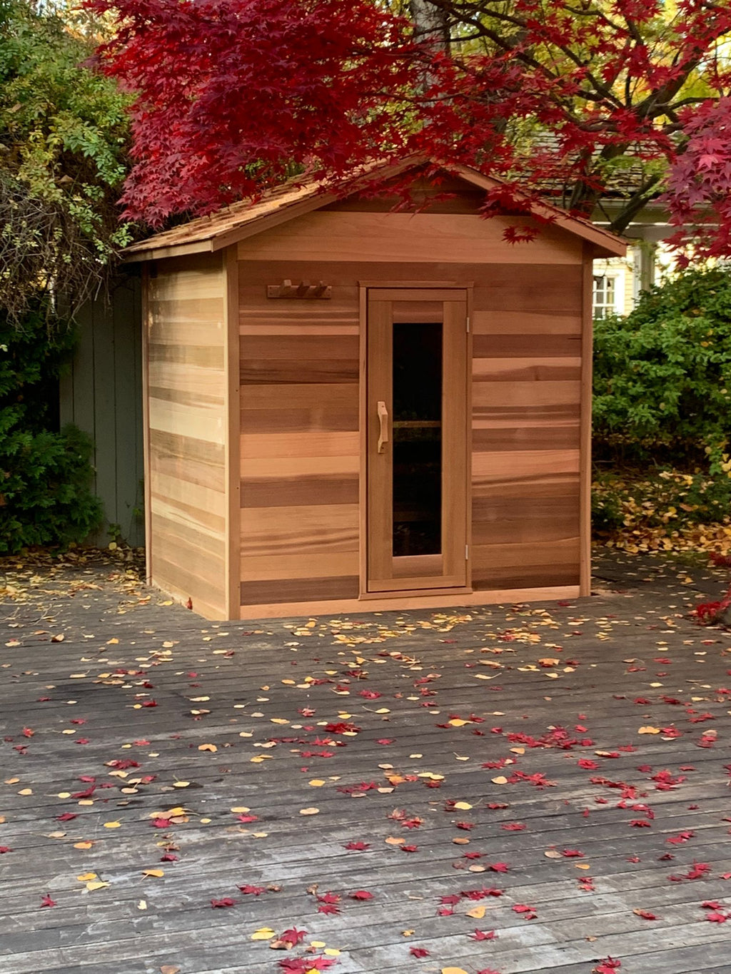 red cedar cabin sauna Maple leaves