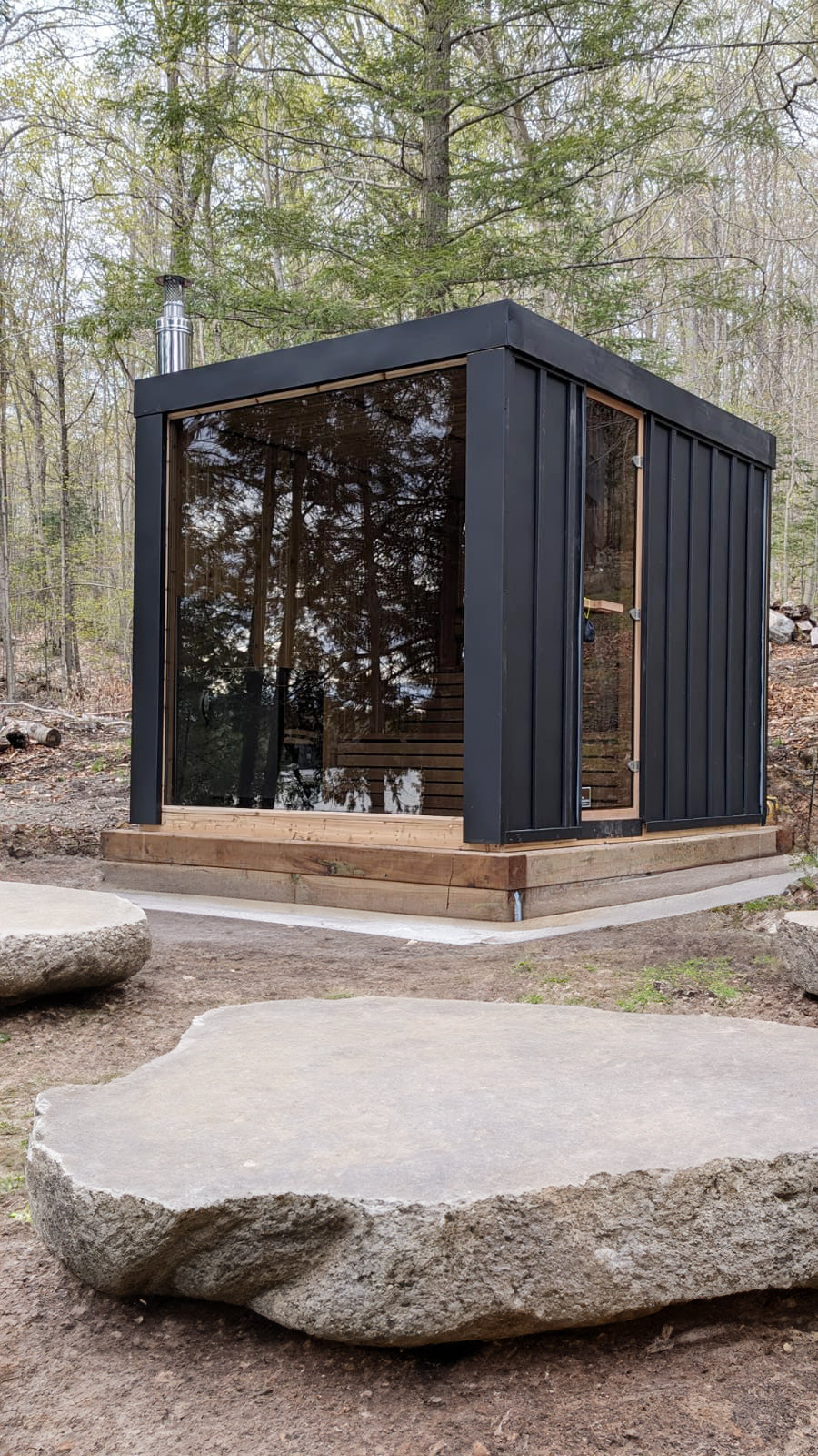 Pure Cube Neptun sauna in woods