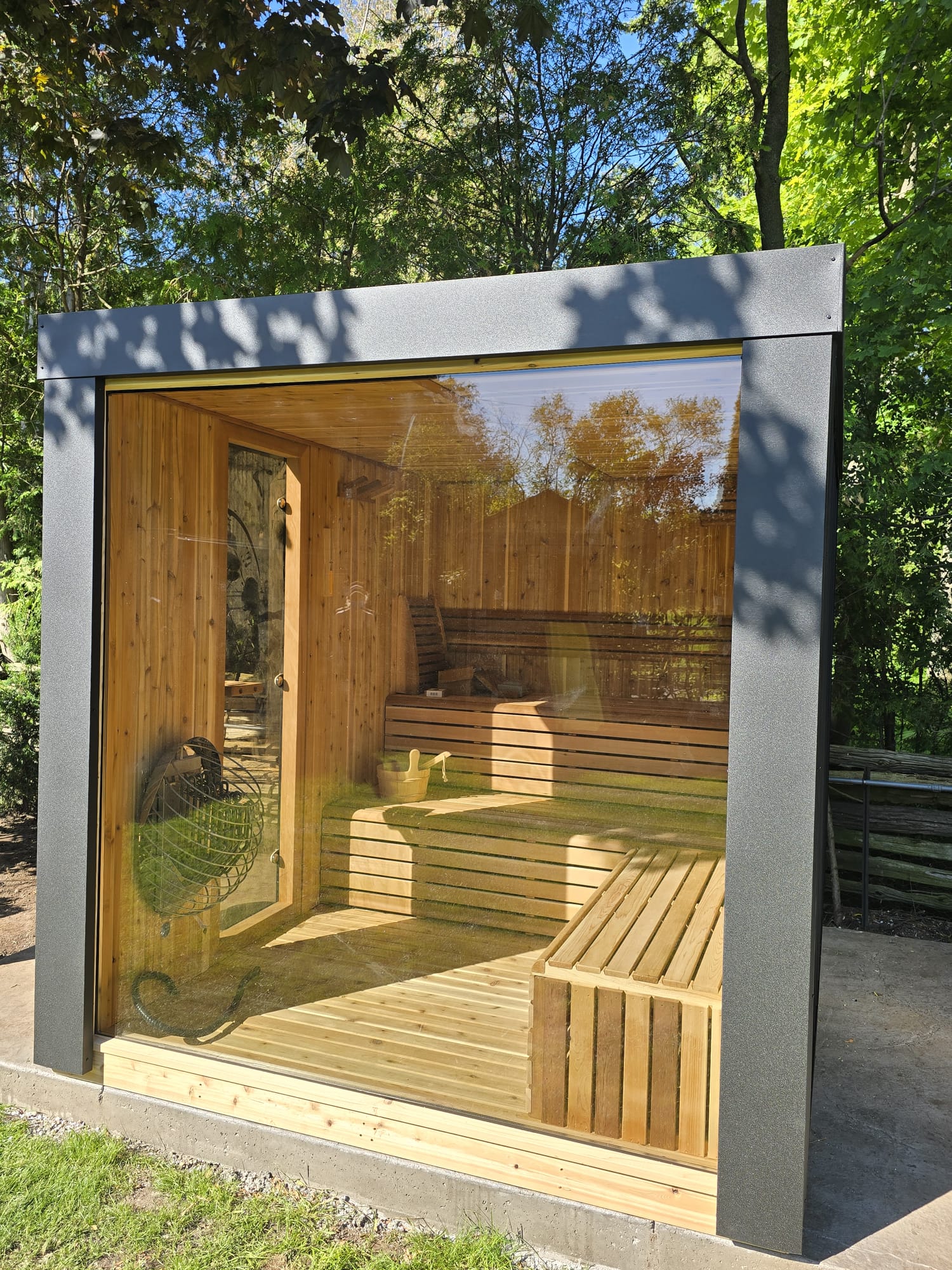 Pure Cube Neptun sauna glass front