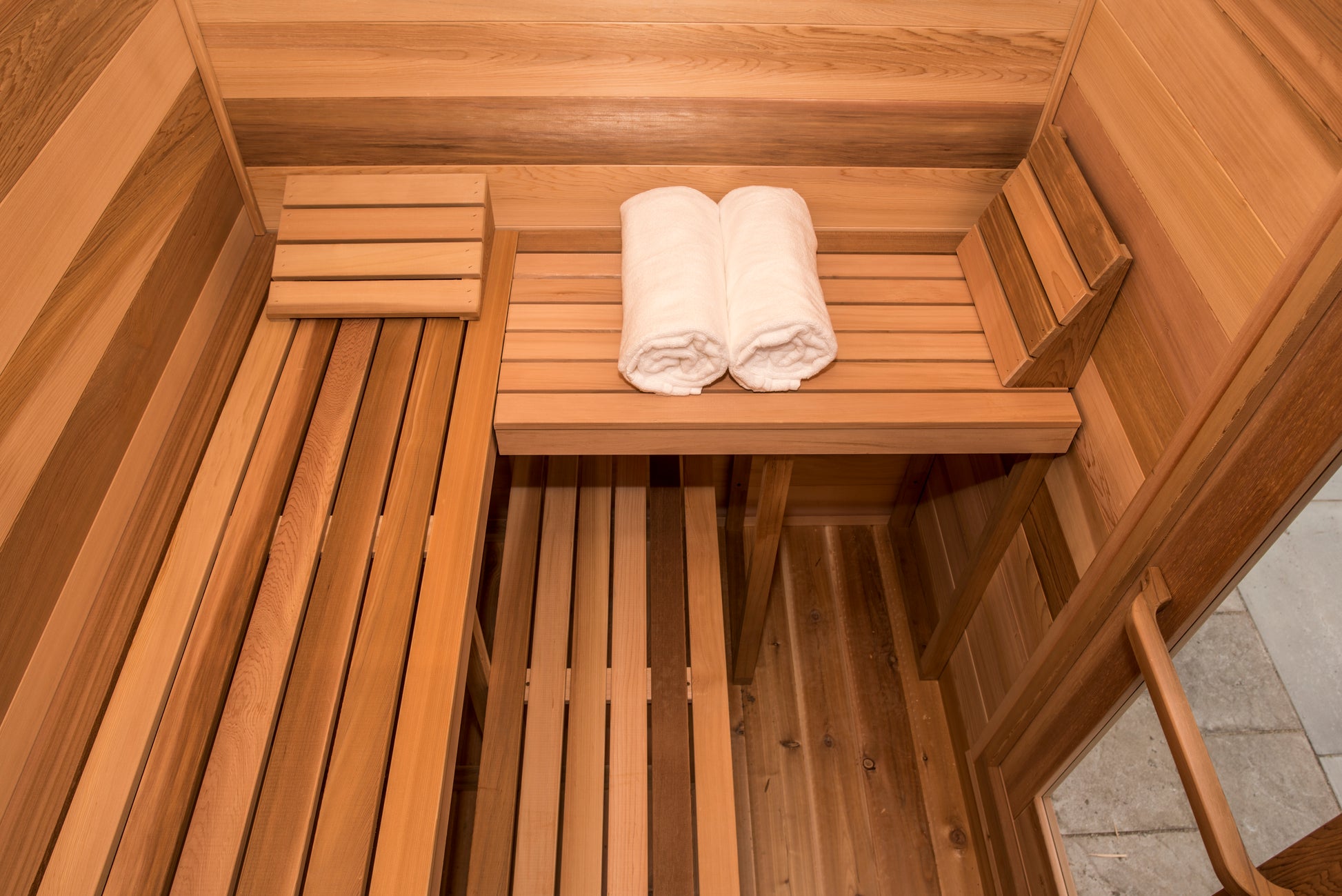 red cedar cabin sauna L benches